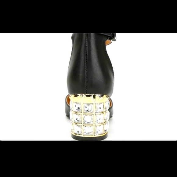 🎉HOSTPICK🎉Gorgeous bejeweled ankle strap shoes - Picture 3 of 3